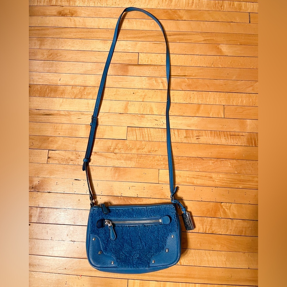 Coach Small Rhyder Pochette Crossbody Bag Blue Shearling Leather Silver Hardware - Picture 2 of 8